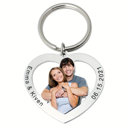 Double-Sided Engraving Is Possible, Customized Photo Portrait Heart-Shaped Stainless Steel Keychain, a Warm and Personalized Keepsake, Suitable for Daily Key Storage and as a Portable Accessory. It Can Be Used as an Exclusive Gift for Birthdays, Anniversa