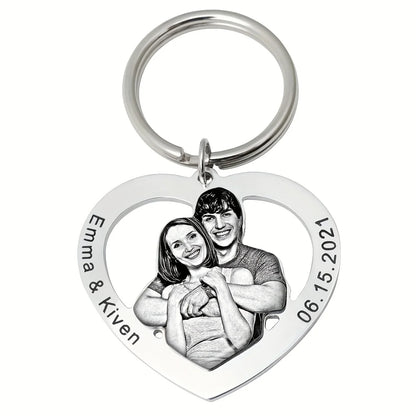 Double-Sided Engraving Is Possible, Customized Photo Portrait Heart-Shaped Stainless Steel Keychain, a Warm and Personalized Keepsake, Suitable for Daily Key Storage and as a Portable Accessory. It Can Be Used as an Exclusive Gift for Birthdays, Anniversa