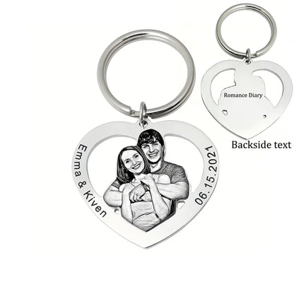 Double-Sided Engraving Is Possible, Customized Photo Portrait Heart-Shaped Stainless Steel Keychain, a Warm and Personalized Keepsake, Suitable for Daily Key Storage and as a Portable Accessory. It Can Be Used as an Exclusive Gift for Birthdays, Anniversa