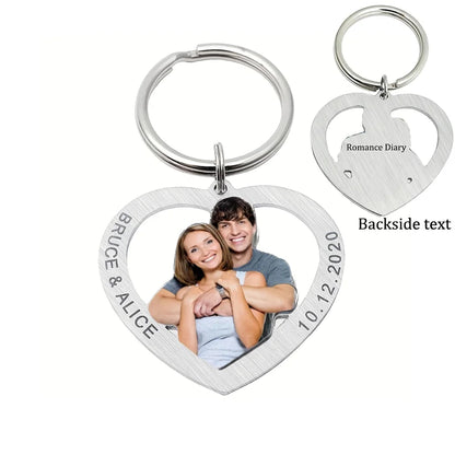 Double-Sided Engraving Is Possible, Customized Photo Portrait Heart-Shaped Stainless Steel Keychain, a Warm and Personalized Keepsake, Suitable for Daily Key Storage and as a Portable Accessory. It Can Be Used as an Exclusive Gift for Birthdays, Anniversa
