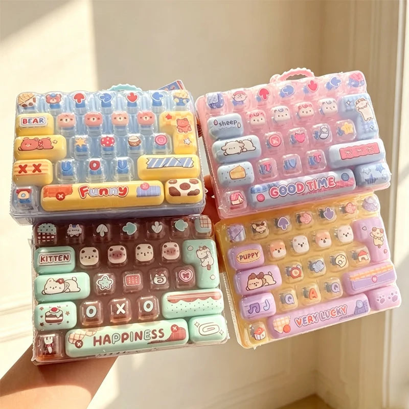 In Stock ///26Grid Keycap Clicker Anti Stress Fidget Keyboard Keychain Decompression Button Cartoon Party Favor Gift 26구 키캡 키링